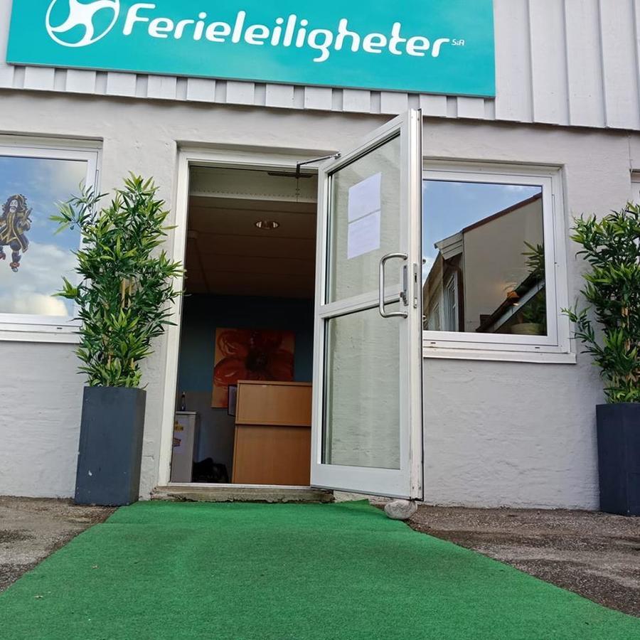 Roligheden Ferieleiligheter Кристиансанд Экстерьер фото
